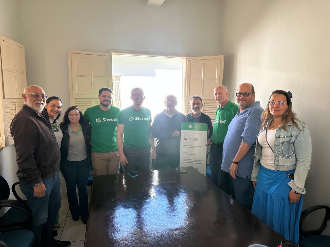 Sicredi realiza doação de R$ 20 mil à Santa Casa de Misericórdia Padre Eustáquio de Ibiá